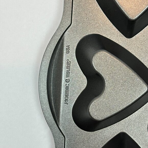 Nordic Ware Heart Tartlette Pan 12-Cup Heavy Cast Aluminum Nonstick NEW - Picture 10 of 12